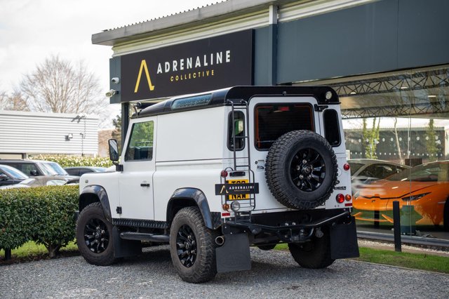 View our LAND ROVER DEFENDER 90