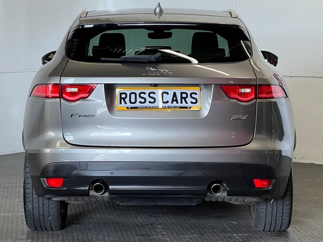 2018 Jaguar F-Pace 2L Portfolio 5dr - Photo 4