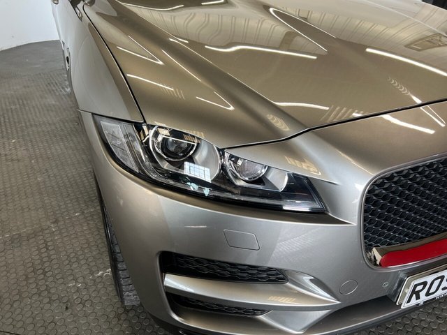 2018 Jaguar F-Pace 2L Portfolio 5dr - Photo 9