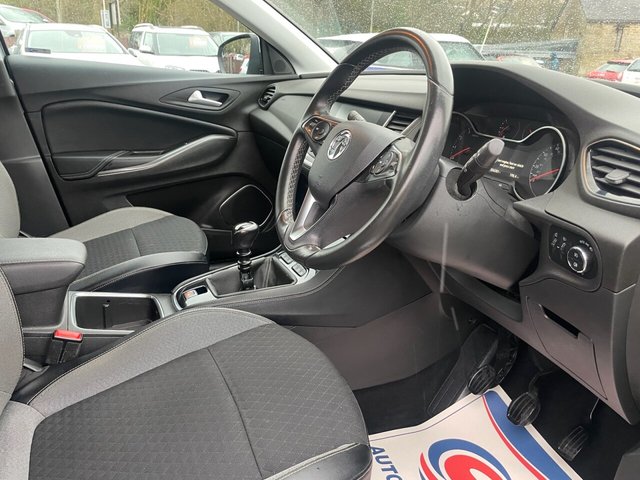 2018 Vauxhall Grandland X 1.2L Sport Nav 5dr - Photo 2