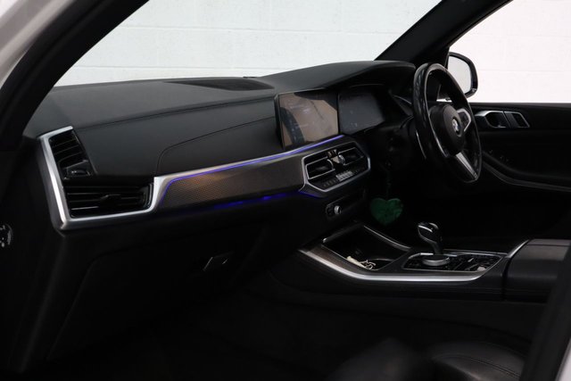 2020 BMW X5 - Photo 9