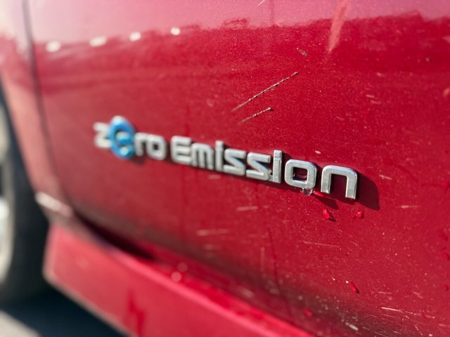 2018 NISSAN LEAF - Photo 9