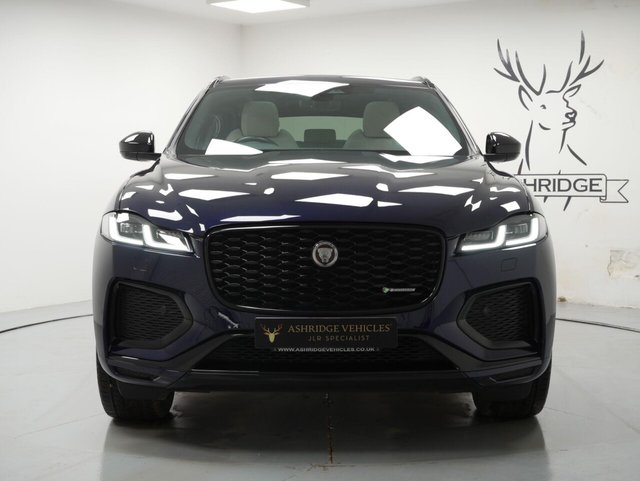 2022 JAGUAR F-PACE - Photo 2