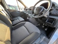 USED 2021 71 RENAULT TRAFIC 2.0 dCi ENERGY 30 Business Panel Van 5dr Diesel Manual LWB Standard Roof Euro 6 (s/s) (120 ps) 