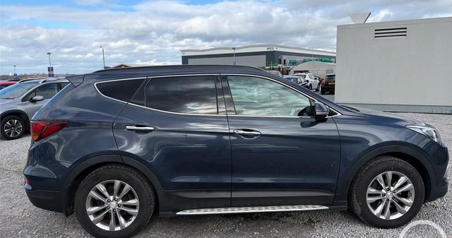 2017 HYUNDAI SANTA FE - Photo 3