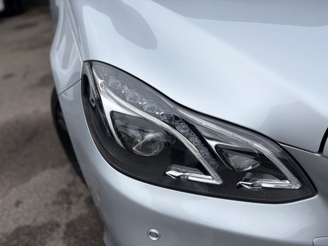 2015 Mercedes-Benz E-CLASS - Photo 10