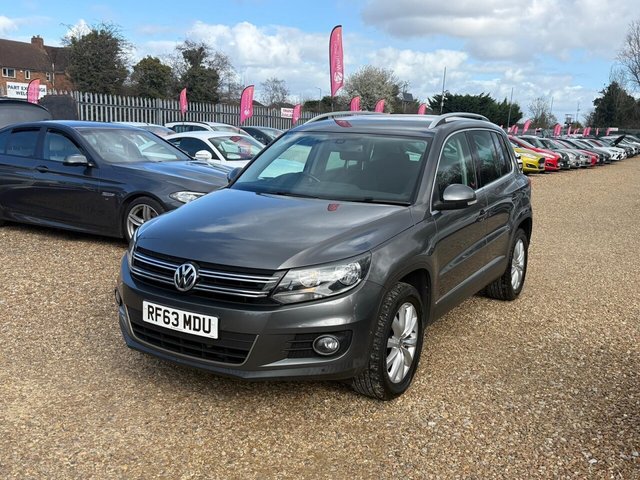 2013 VOLKSWAGEN TIGUAN 2.0 TDI BlueMotion Tech Match DSG 4WD Euro 5 (s/s) 5dr - Photo 3