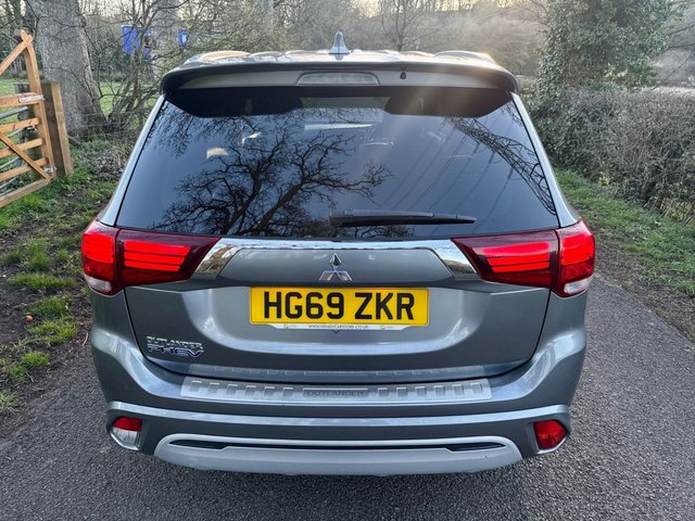 2019 MITSUBISHI OUTLANDER - Photo 6