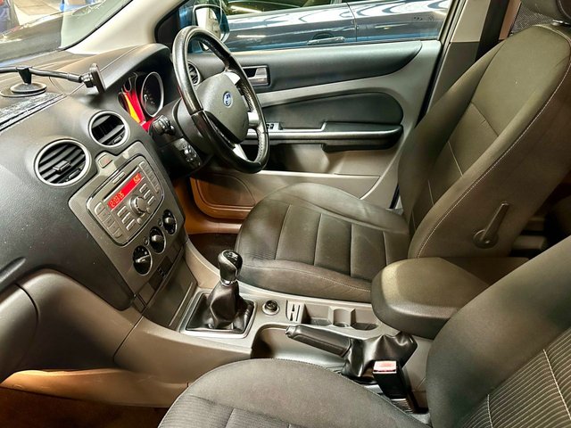 2009 FORD FOCUS 1.6 Titanium Hatchback 5dr Petrol Manual (159 g/km, 99 bhp) - Photo 10