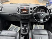 USED 2009 59 VOLKSWAGEN TIGUAN 2.0 TDI Escape 4WD Euro 5 5dr SATNAV+LEATHER+P-CAMERA