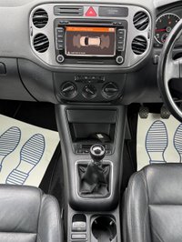 USED 2009 59 VOLKSWAGEN TIGUAN 2.0 TDI Escape 4WD Euro 5 5dr SATNAV+LEATHER+P-CAMERA