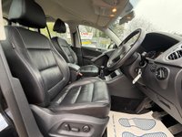 USED 2009 59 VOLKSWAGEN TIGUAN 2.0 TDI Escape 4WD Euro 5 5dr SATNAV+LEATHER+P-CAMERA