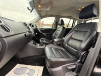 USED 2009 59 VOLKSWAGEN TIGUAN 2.0 TDI Escape 4WD Euro 5 5dr SATNAV+LEATHER+P-CAMERA