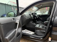 USED 2009 59 VOLKSWAGEN TIGUAN 2.0 TDI Escape 4WD Euro 5 5dr SATNAV+LEATHER+P-CAMERA