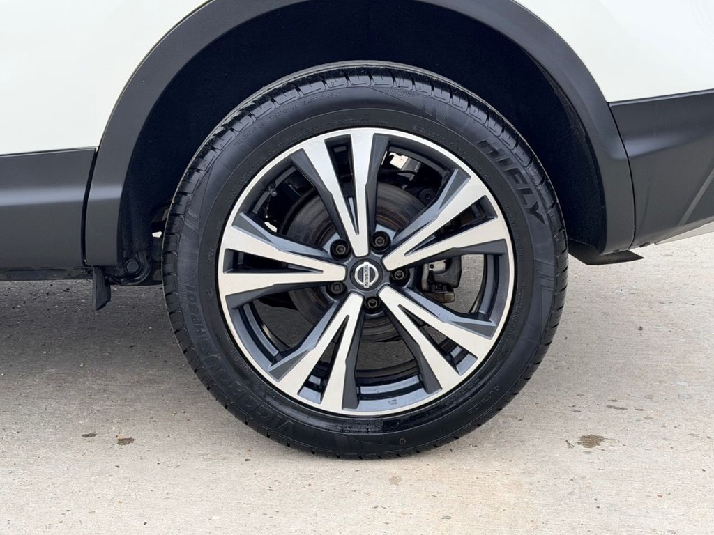 USED 2020 69 NISSAN QASHQAI 1.3 DIG-T N-Connecta SUV 5dr Petrol Manual Euro 6 (s/s) (140 ps) 5 Services|Roof|SatNav|360 View Camera|R.F Sensors|
