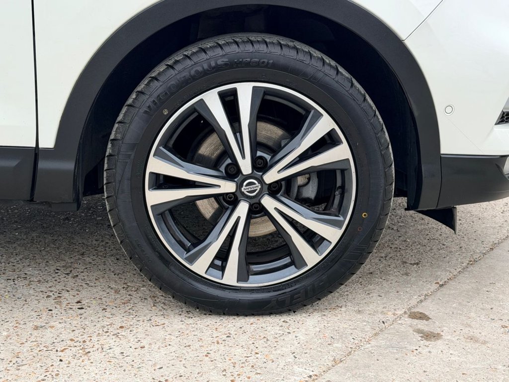 USED 2020 69 NISSAN QASHQAI 1.3 DIG-T N-Connecta SUV 5dr Petrol Manual Euro 6 (s/s) (140 ps) 5 Services|Roof|SatNav|360 View Camera|R.F Sensors|