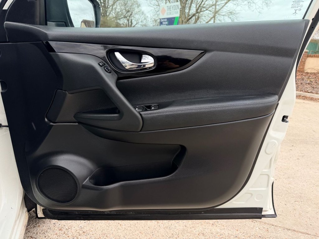 USED 2020 69 NISSAN QASHQAI 1.3 DIG-T N-Connecta SUV 5dr Petrol Manual Euro 6 (s/s) (140 ps) 5 Services|Roof|SatNav|360 View Camera|R.F Sensors|