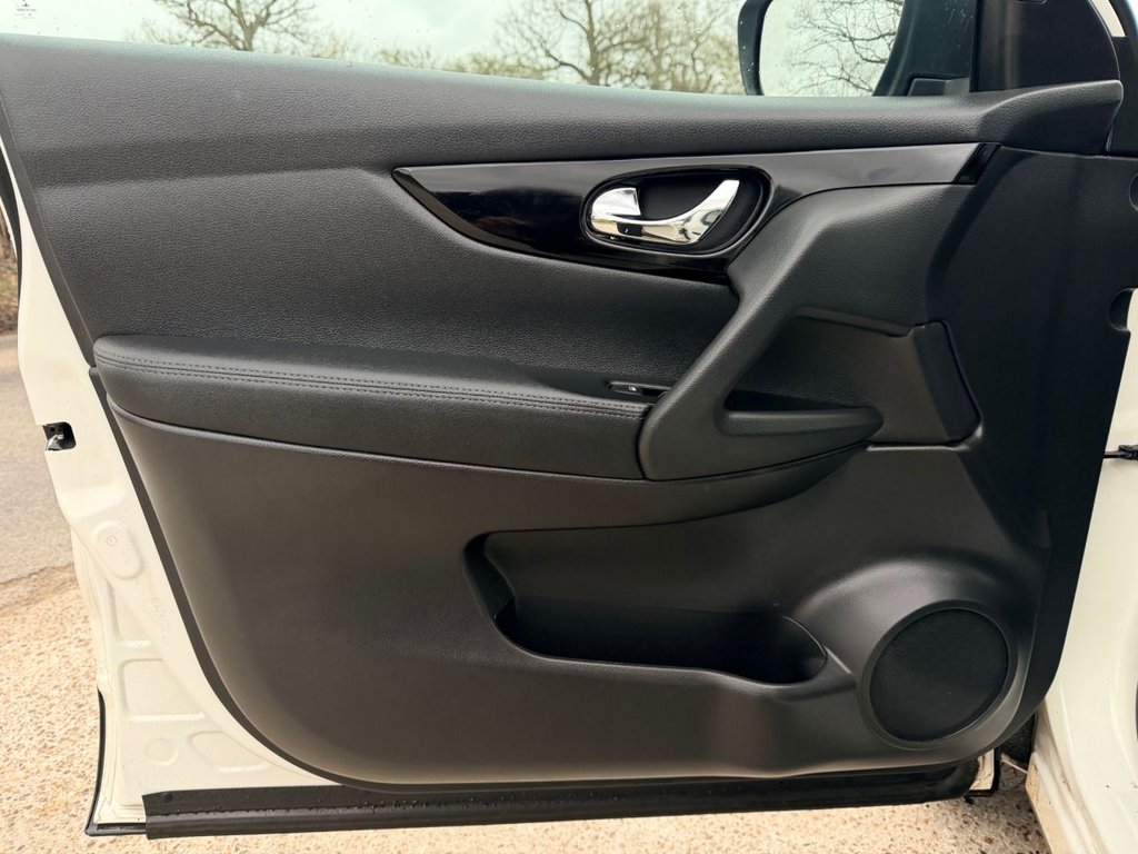 USED 2020 69 NISSAN QASHQAI 1.3 DIG-T N-Connecta SUV 5dr Petrol Manual Euro 6 (s/s) (140 ps) 5 Services|Roof|SatNav|360 View Camera|R.F Sensors|
