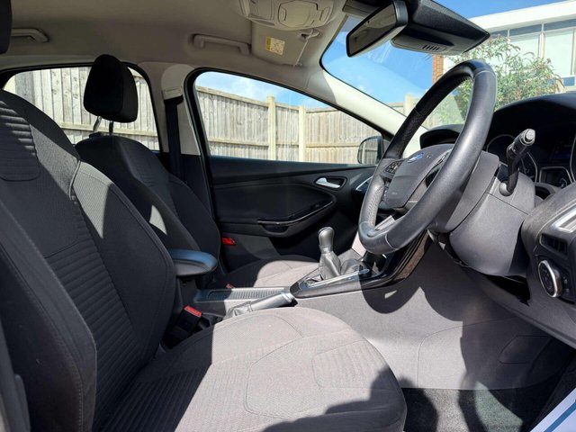 2016 Ford Focus - Photo 5