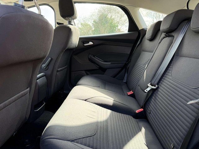 2016 Ford Focus - Photo 10