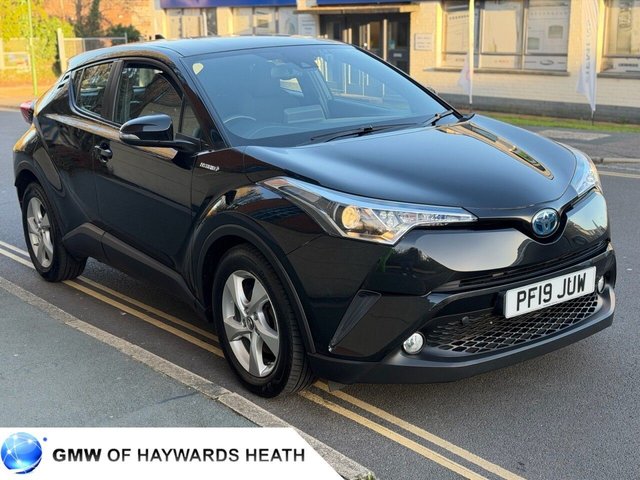 2019 TOYOTA C-HR - Photo 2