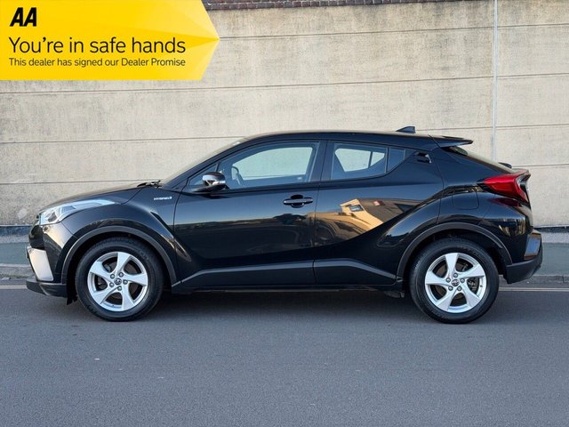 2019 TOYOTA C-HR - Photo 4