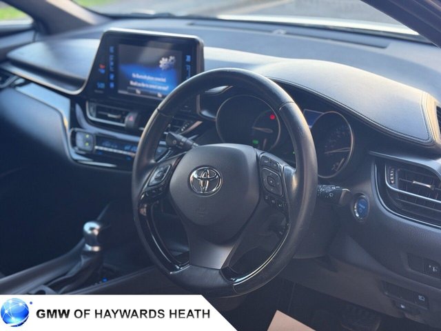 2019 TOYOTA C-HR - Photo 7