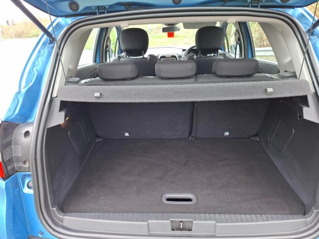 2015 RENAULT CAPTUR - Photo 8