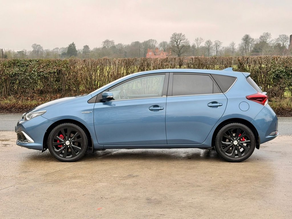 USED 2016 16 TOYOTA AURIS 1.8 VVT-h Excel Hatchback 5dr Petrol Hybrid CVT Euro 6 (s/s) (136 ps) 2 Owners|R.F Sensors|Camera|SatNaV|Half Leather Seats|