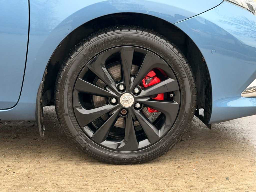 USED 2016 16 TOYOTA AURIS 1.8 VVT-h Excel Hatchback 5dr Petrol Hybrid CVT Euro 6 (s/s) (136 ps) 2 Owners|R.F Sensors|Camera|SatNaV|Half Leather Seats|
