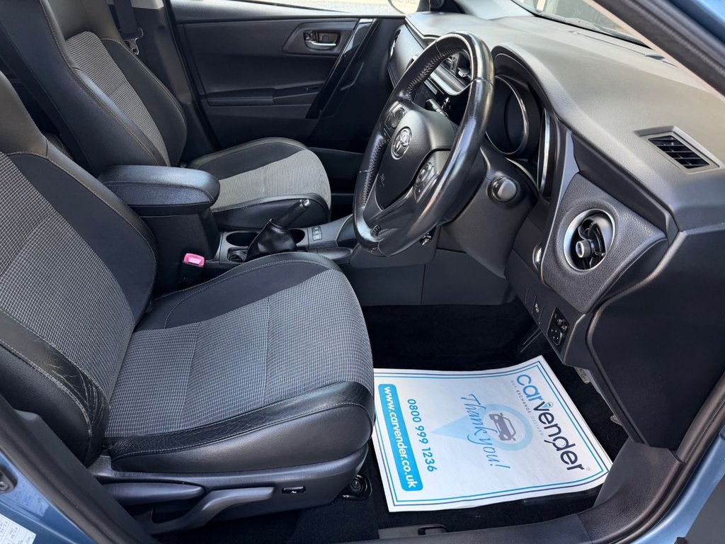 USED 2016 16 TOYOTA AURIS 1.8 VVT-h Excel Hatchback 5dr Petrol Hybrid CVT Euro 6 (s/s) (136 ps) 2 Owners|R.F Sensors|Camera|SatNaV|Half Leather Seats|