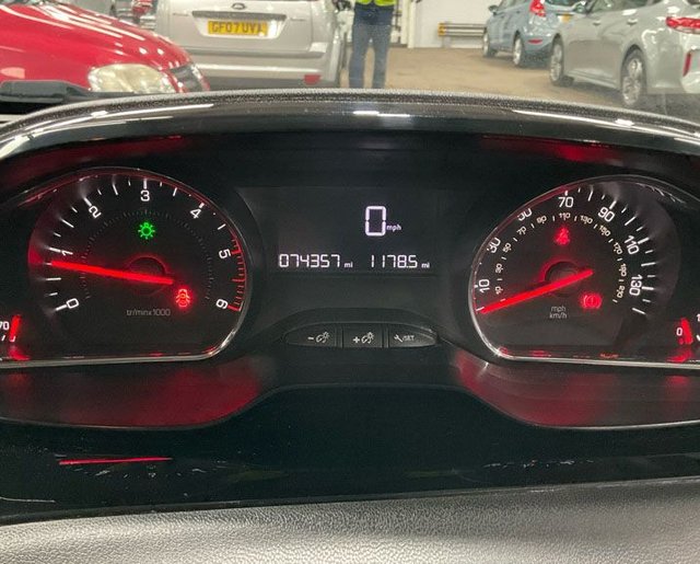 2013 PEUGEOT 208 2013 1.4 HDi Active Hatchback 5dr Diesel Manual Euro 5 (70 ps) - Photo 7