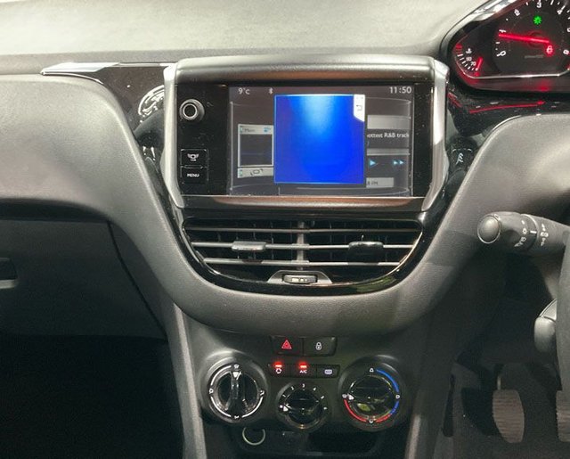 2013 PEUGEOT 208 2013 1.4 HDi Active Hatchback 5dr Diesel Manual Euro 5 (70 ps) - Photo 2