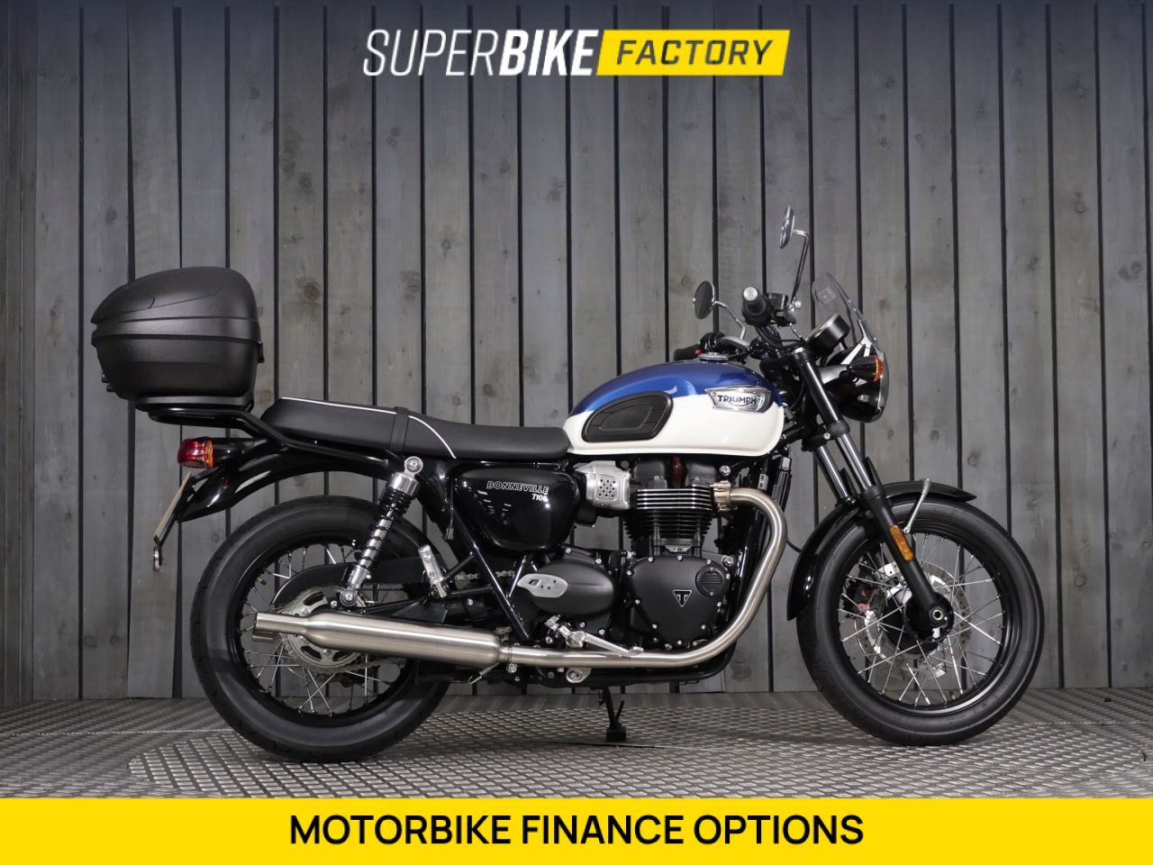 TRIUMPH BONNEVILLE T100