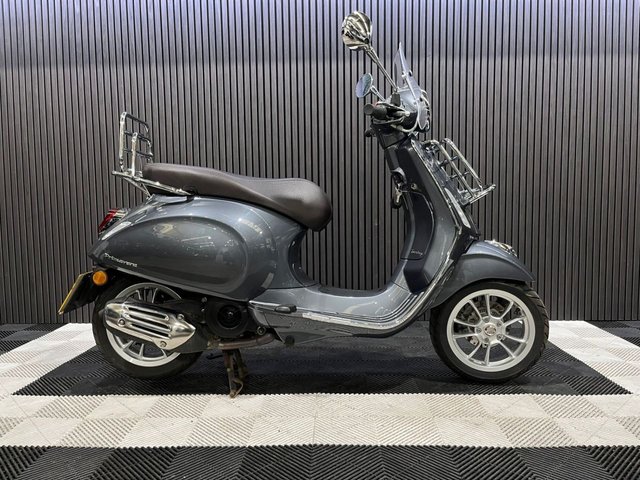 View our PIAGGIO Vespa Primavera 125