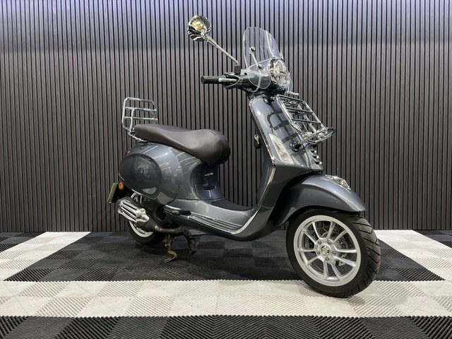 View our PIAGGIO Vespa Primavera 125