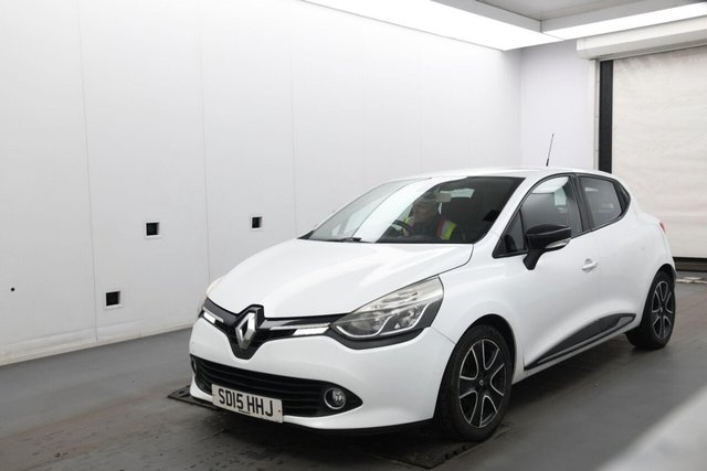 2015 RENAULT CLIO 0.9 TCe Dynamique MediaNav Euro 5 (s/s) 5dr - Photo 2
