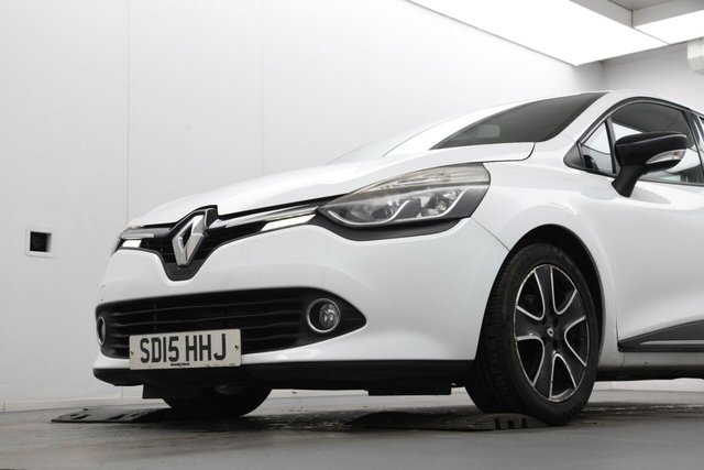 2015 RENAULT CLIO 0.9 TCe Dynamique MediaNav Euro 5 (s/s) 5dr - Photo 5