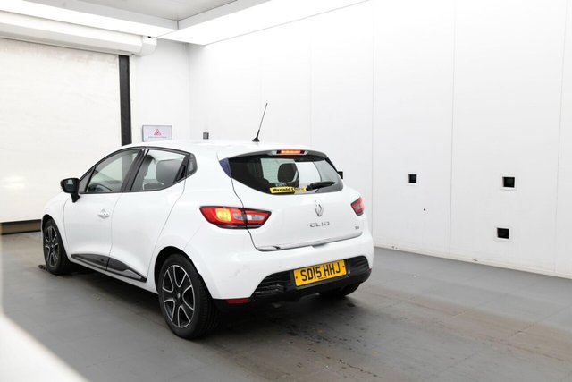 2015 RENAULT CLIO 0.9 TCe Dynamique MediaNav Euro 5 (s/s) 5dr - Photo 3