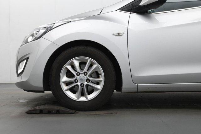 2015 HYUNDAI I30 1.6 CRDi Blue Drive SE Euro 6 (s/s) 5dr - Photo 6