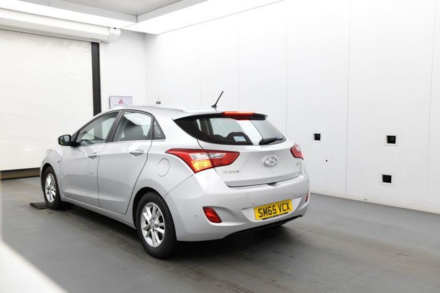 2015 HYUNDAI I30 1.6 CRDi Blue Drive SE Euro 6 (s/s) 5dr - Photo 3