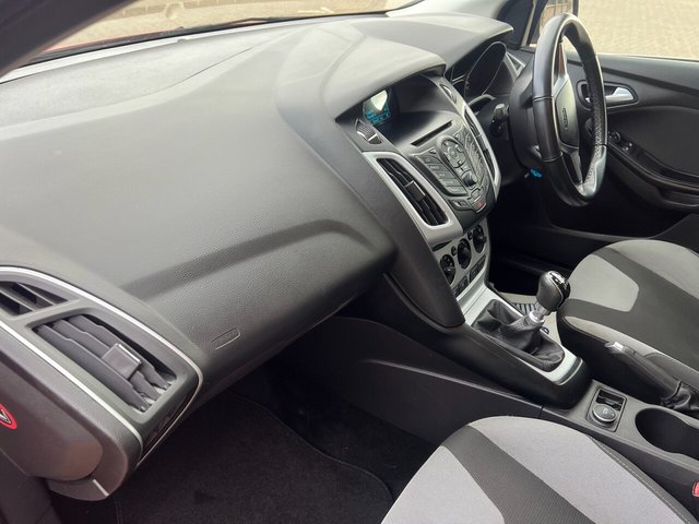 2014 FORD FOCUS 2014 1.6 TDCi Zetec Hatchback 5dr Diesel Manual Euro 5 (s/s) (115 ps) - Photo 8