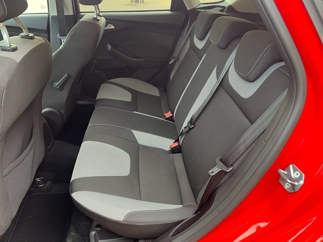 2014 FORD FOCUS 2014 1.6 TDCi Zetec Hatchback 5dr Diesel Manual Euro 5 (s/s) (115 ps) - Photo 9