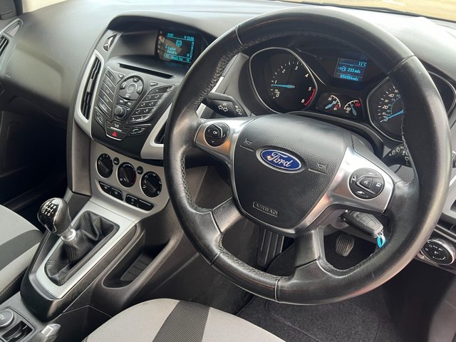 2014 FORD FOCUS 2014 1.6 TDCi Zetec Hatchback 5dr Diesel Manual Euro 5 (s/s) (115 ps) - Photo 11