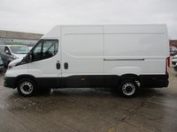 USED 2025 75 IVECO DAILY 2.3D HPI 14V 35S 3520 HiMatic MWB H2 Euro 6 (s/s) (136 Bhp ) Main Dealer Warranty Till 2028  2025 IVECO DAILY 2.3D HPI 14V 35S 3520 HIMATIC MWB AUTOMATIC 136 BHP