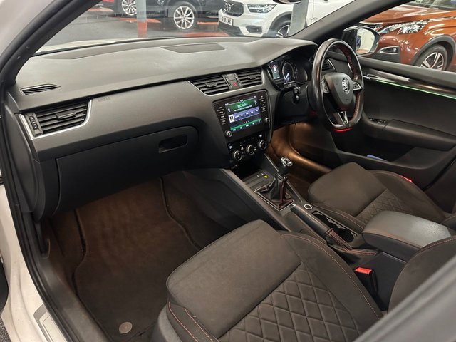 2018 SKODA OCTAVIA 2.0 TDI vRS Estate 5dr Diesel Manual Euro 6 (s/s) (184 ps) - Photo 5