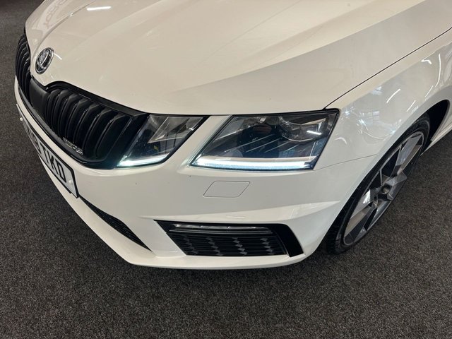 2018 SKODA OCTAVIA 2.0 TDI vRS Estate 5dr Diesel Manual Euro 6 (s/s) (184 ps) - Photo 4