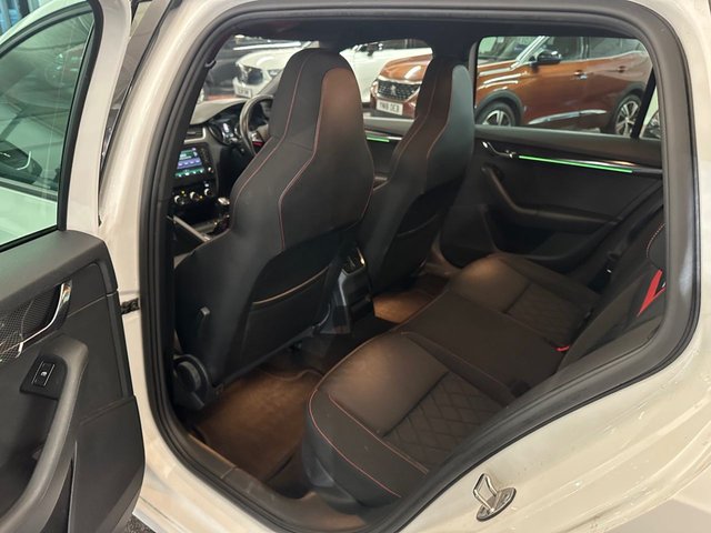 2018 SKODA OCTAVIA 2.0 TDI vRS Estate 5dr Diesel Manual Euro 6 (s/s) (184 ps) - Photo 10