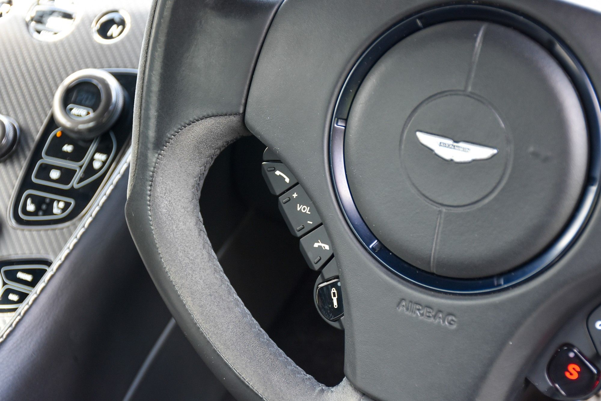 USED 2013 62 ASTON MARTIN VANQUISH 6.0 V12 Coupe 2dr Petrol T-TronicII Euro 5 (565 bhp) 