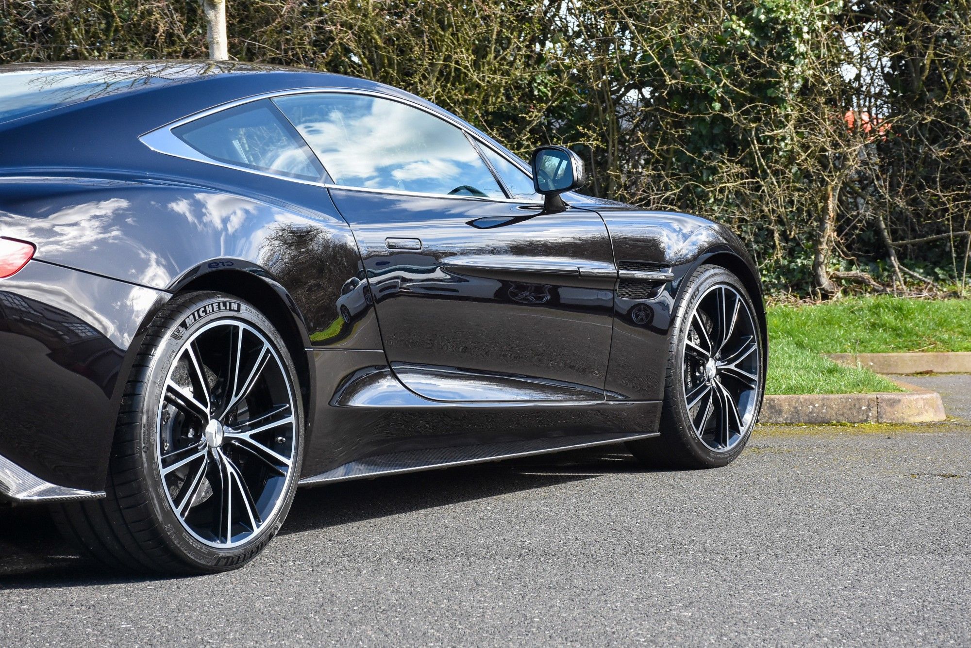 USED 2013 62 ASTON MARTIN VANQUISH 6.0 V12 Coupe 2dr Petrol T-TronicII Euro 5 (565 bhp) 